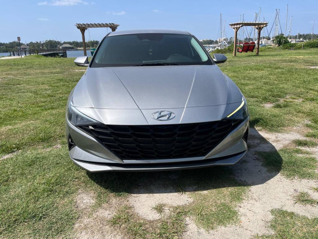 2022 Hyundai Elantra SEL's photo