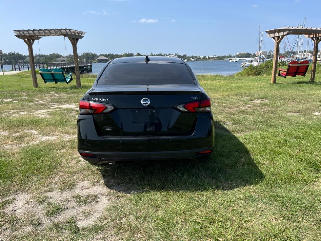 2020 Nissan Versa Sedan SR's photo